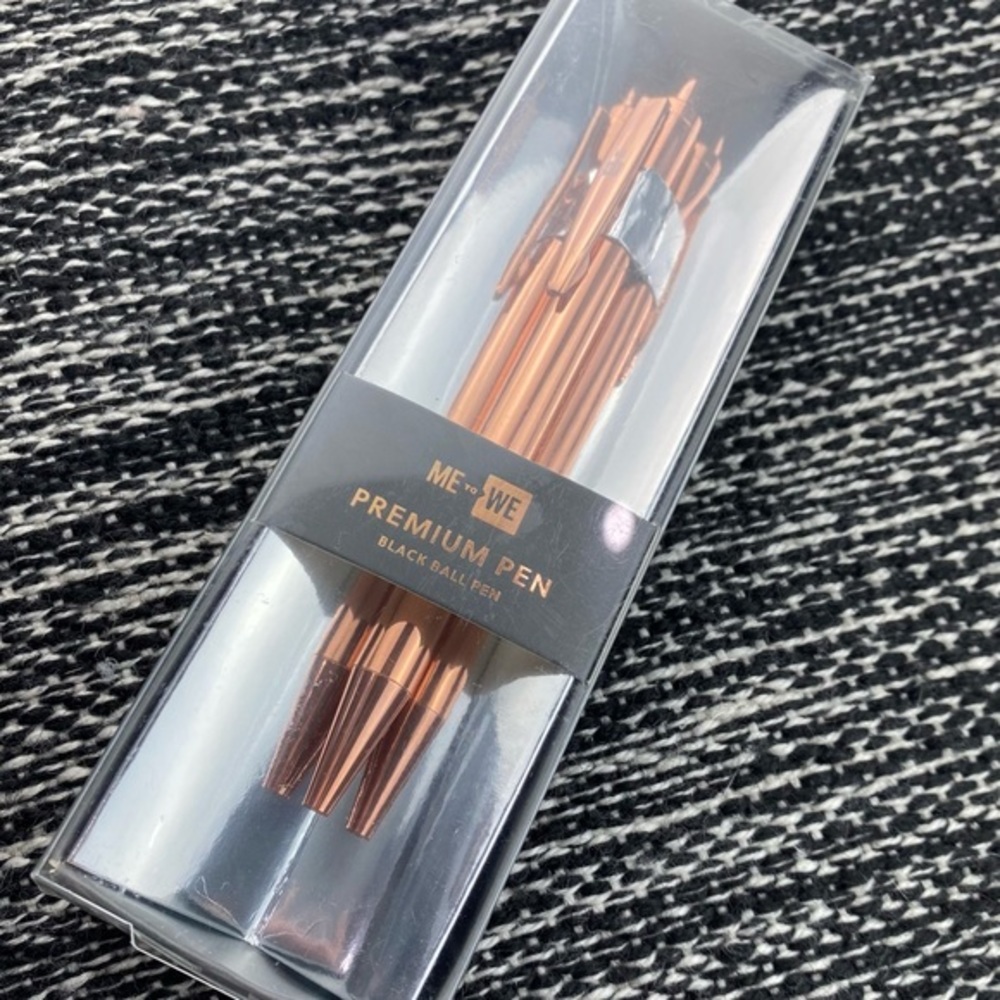 ❤️‍🔥10/$30❤️‍🔥Rose Gold Premium Ball Point Pen - writes black
